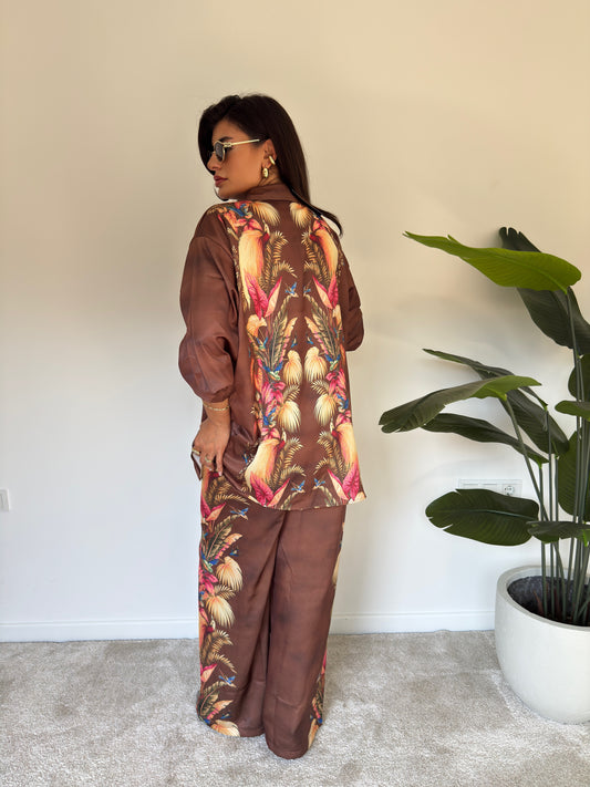 Kahverengi saten takım