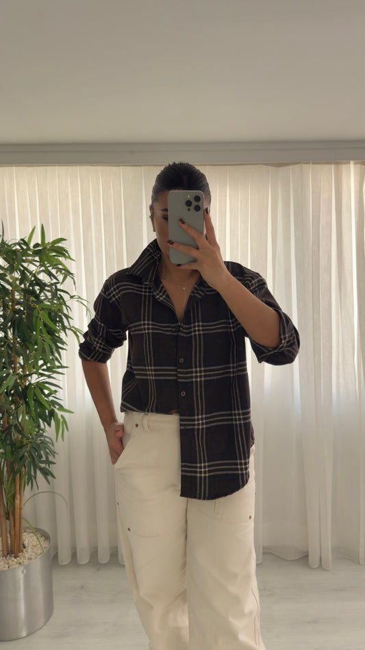 Kahve rengi ekose gömlek