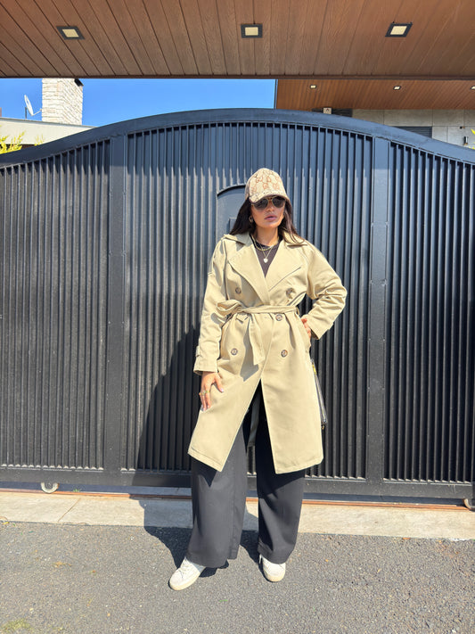Bej trençkot