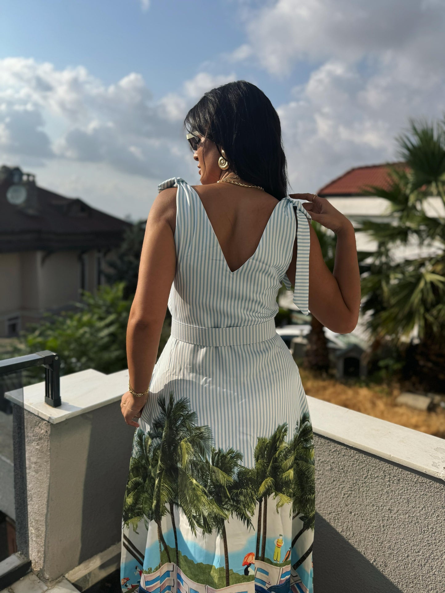 Palmiye Baskılı Mavi Çizgili Kemer Detaylı Cepli Premium Elbise | Beyaz