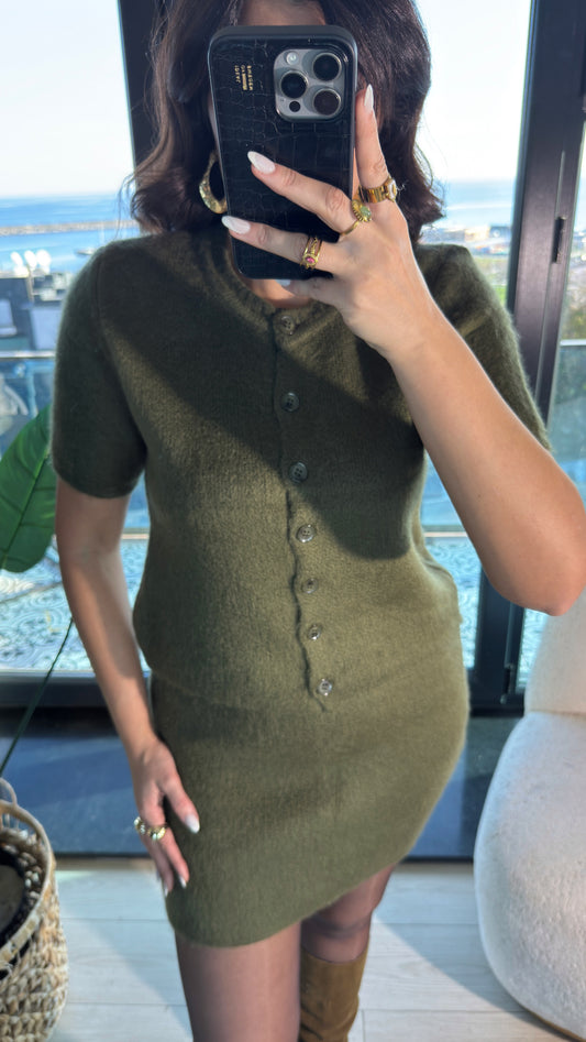 Kısa kollu düğme detaylı mini etekli ikili takım haki