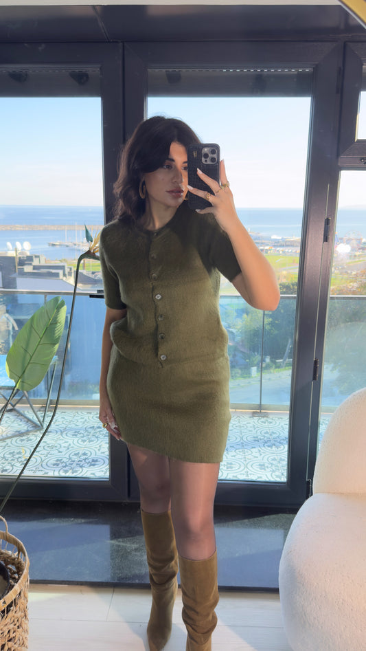 Kısa kollu düğme detaylı mini etekli ikili takım haki