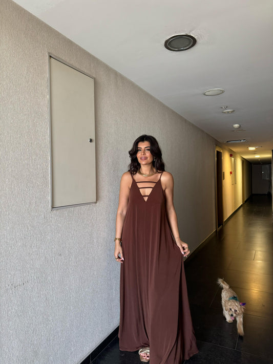 Sırtı Açık-Yaka Önü Biyeli Maxi Boy Elbise | Kahverengi