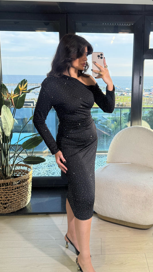 Full Taşlı Kayık Yaka Elbise